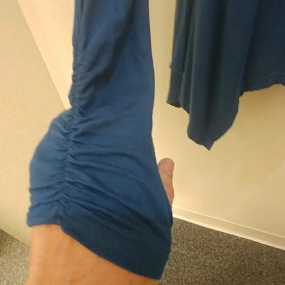 Urban Coco Ruched. L/S Tunic - Picture 5 of 8